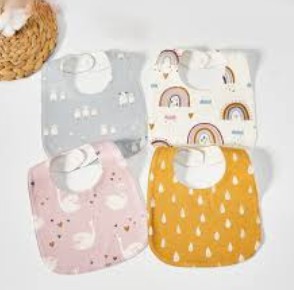 口水巾用到幾歲？嬰兒口水巾準備條數、更換頻率＆清潔方法